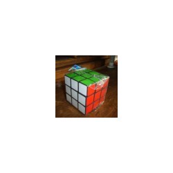 Cubo mágico tipo Rubik económico